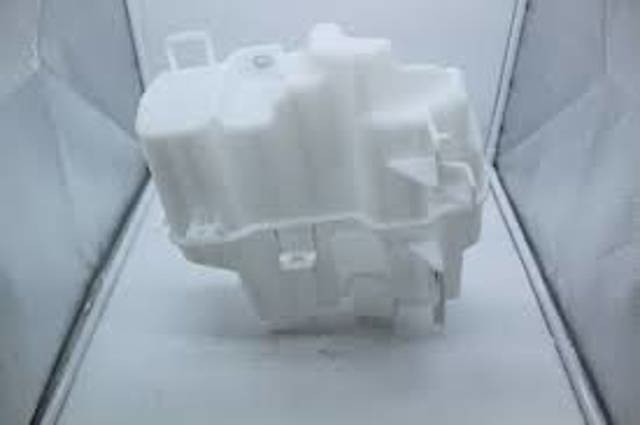 Бачок омывателя BJT667481 Mazda
