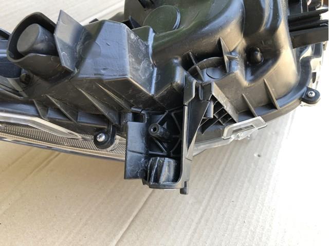 8118542A32 Toyota Фара