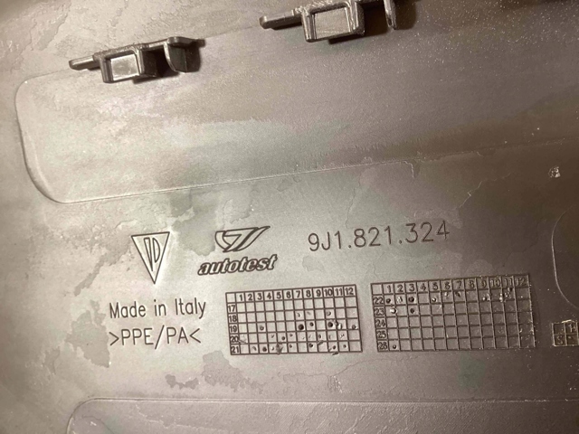 9J1821324 Porsche Дверка бензобака