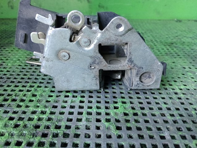 Замок водительской двери 8122203 BMW