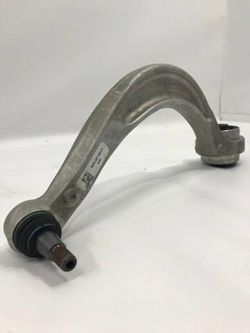 8W0407696A VAG Рычаг передней подвески нижний, правый