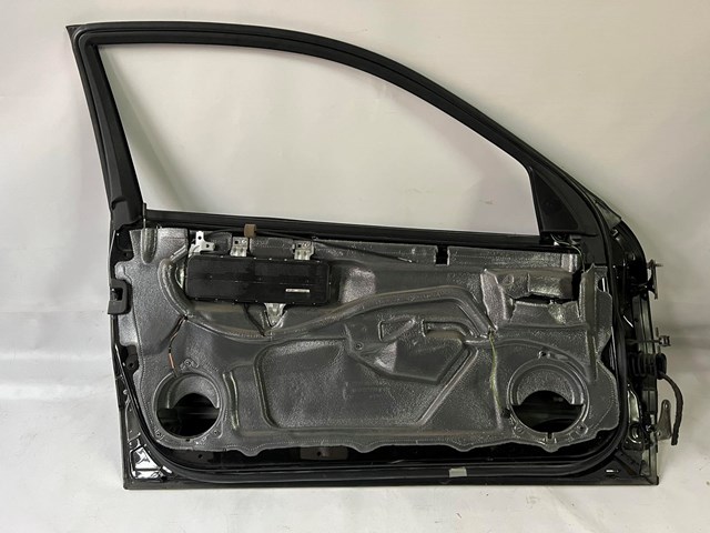 Porta dianteira esquerda para Mercedes C  CL203