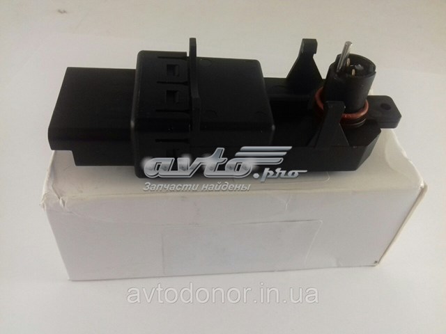 Блок управления стеклоподъемником 8200028071 Renault (RVI)