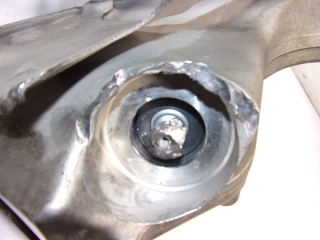 LR115101 Land Rover Цапфа - поворотный кулак передний, правый