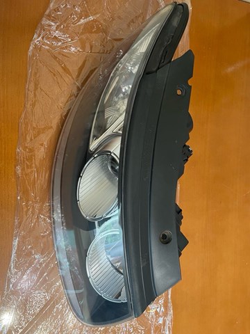 Правая фара 921022B000 Hyundai/Kia