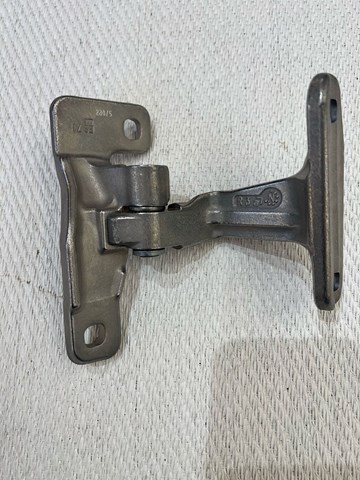 Купить A9107201600 Mercedes Петля передней двери, правой