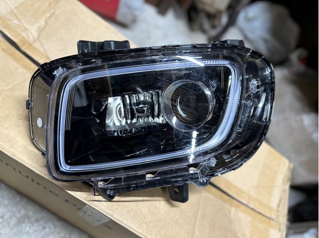 Левая фара 92101K2100 Hyundai/Kia