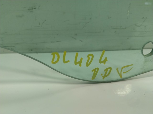 Стекло передней правой двери Ford 2595901