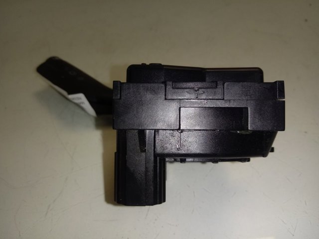 7421535700 Renault (RVI) Переключатель подрулевой, правый