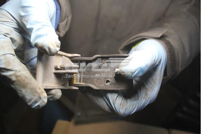 Замок крышки капота Hyundai/Kia 8118234000