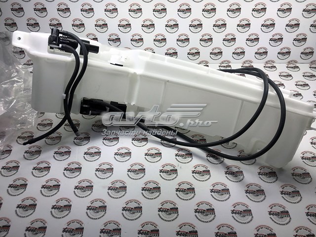 Бачок стеклоомывателя Land Rover LR083284