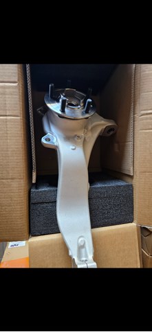 Купить LR155540 Land Rover Ось передняя и поворотные кулаки