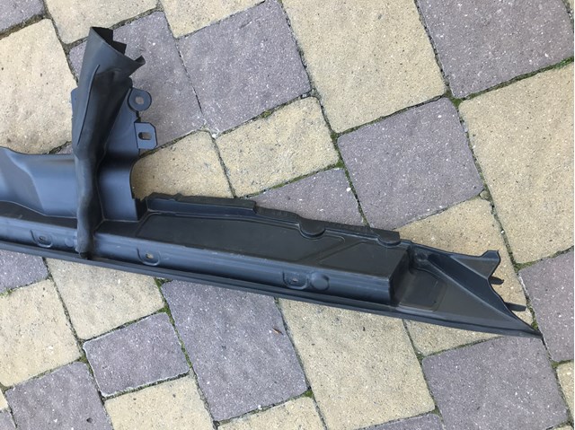 51747397491 BMW Уплотнитель крыла