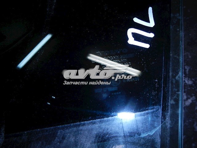 Стекло двери передней левой 31386792 Volvo
