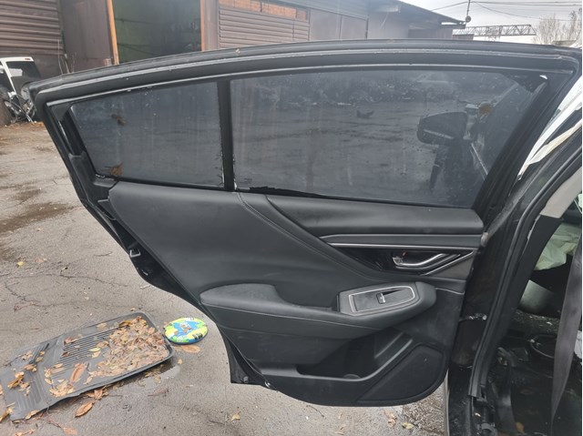 Купить 60409AN05A9P Subaru Дверь задняя
