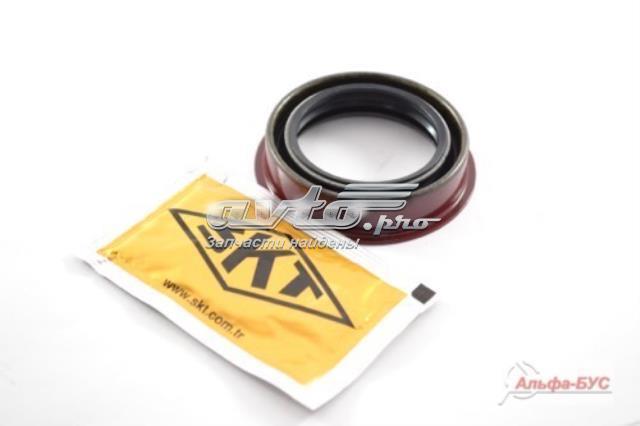 SKT046069P SKT Сальник полуоси переднего моста левой