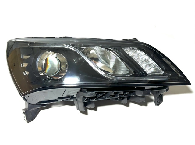 Правая фара 1067004758 Geely