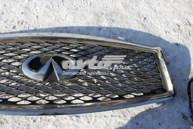 Решетка радиатора 623104HB0A Nissan/Infiniti