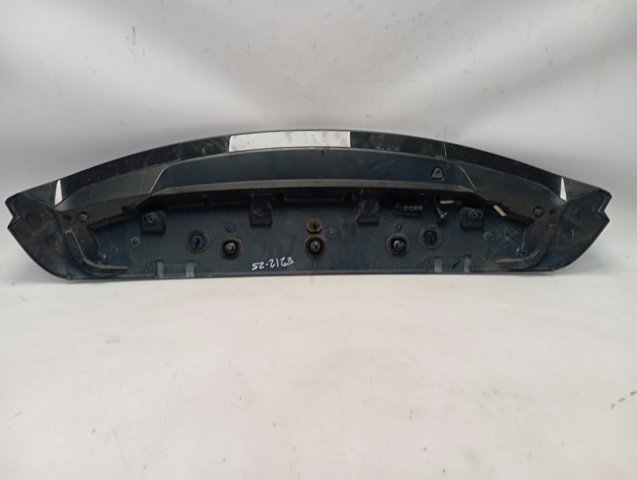 LR078207 Land Rover Крыло на багажник