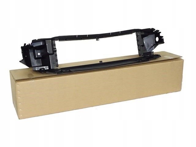 Нижний дефлектор радиатора LR135378 Land Rover