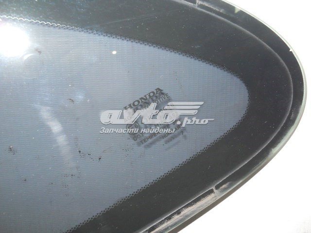 GS3010D303 XYG Стекло кузова/багажного отсека, левое