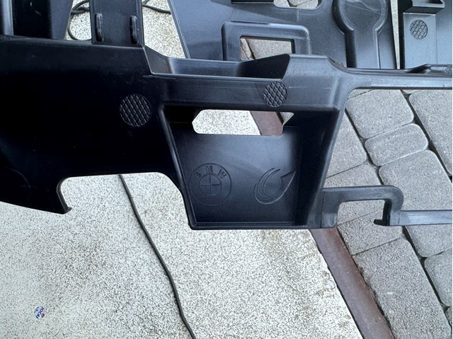  51758098207 BMW