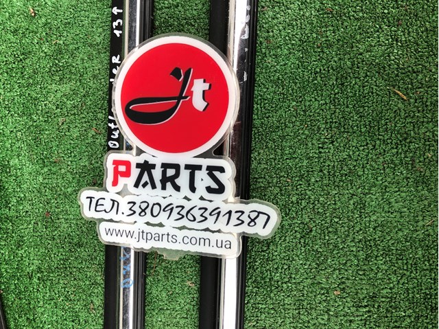 Lameluna de puerta trasera izquierda exterior 5757A293 MITSUBISHI