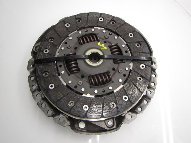 Купить 301012572R Renault (RVI) Комплект сцепления (диск, корзина, подшипник)