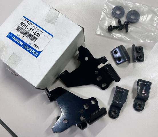 Ремкомплект крепления переднего сиденья Mazda BGY55759X цена, от 23.40 USD