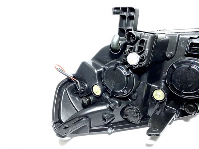 Правая фара 1017009815 Geely