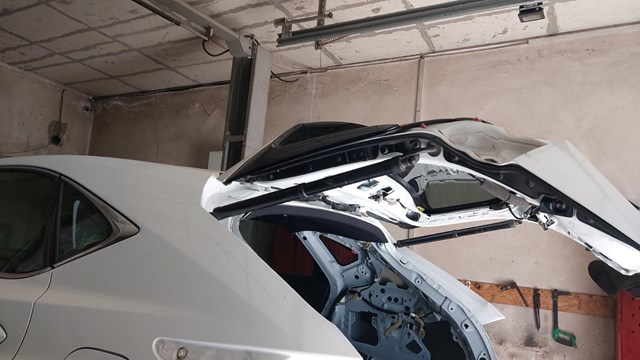 6892078011 Toyota Амортизатор крышки багажника