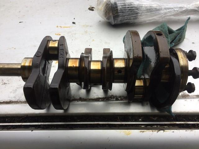 Compre 038105021C VAG Cambota de motor