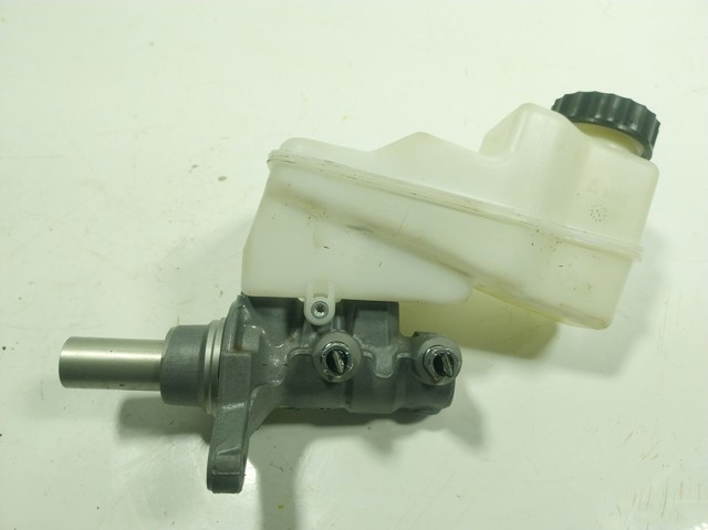 Cilindro mestre do freio para Toyota Yaris  P21