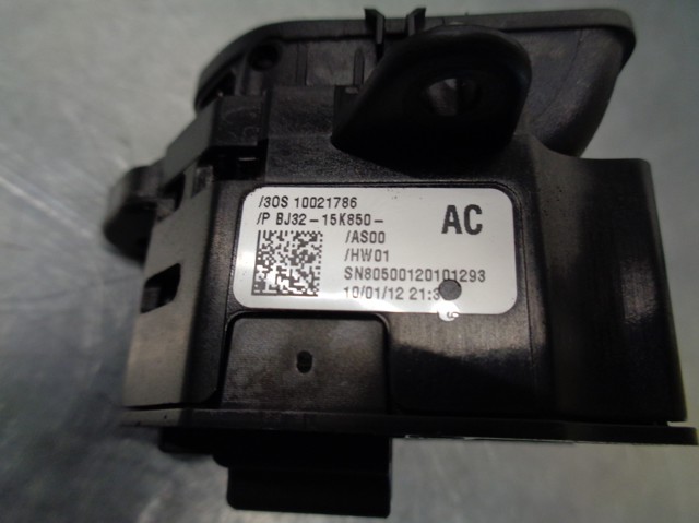  Land Rover LR025892