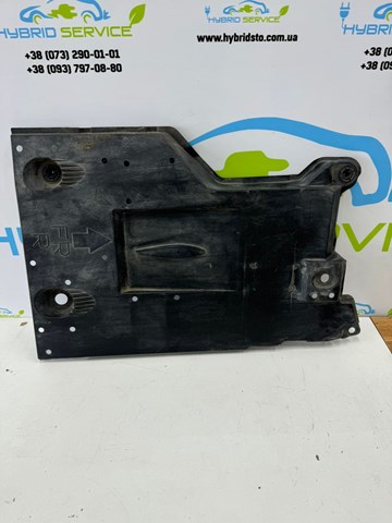 Revestimiento de los bajos, delantero derecho 5816576010 TOYOTA