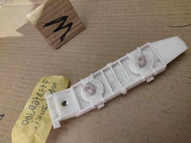 7173165J00 Suzuki Крепление бампера переднего