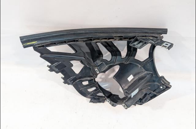 Купить 7302507 BMW Кронштейн крепления противотуманной фары левой