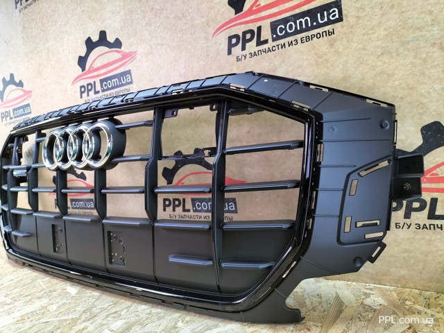 Решетка радиатора 4M8853651AQ VAG