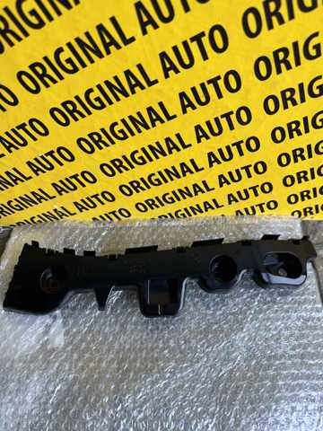 Направляющая заднего бампера правая KB8A502H1B Mazda