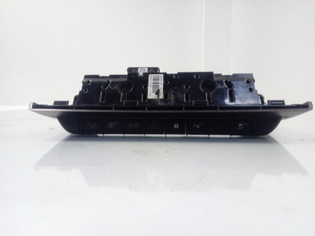 Блок кнопок центральной консоли 283E82190R Renault (RVI)