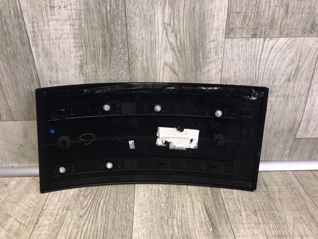 Молдинг двери передней левой Land Rover LR116775 цена, от 126.98 USD