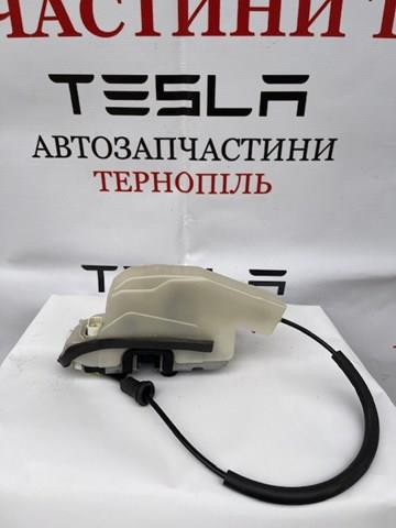 150067400B Tesla Замок двери задней левой