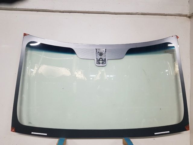 Купить A9106700500 Mercedes Ветровое стекло