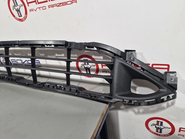 Купить 622546RR0A Nissan/Infiniti Решетка переднего бампера, центральная