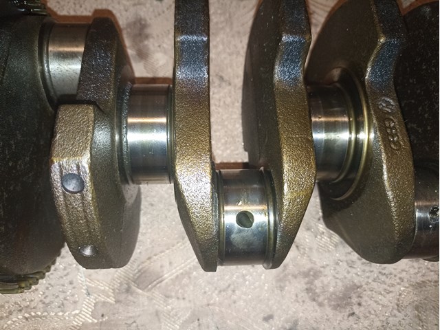 Коленвал двигателя на Seat Ibiza III 6L1