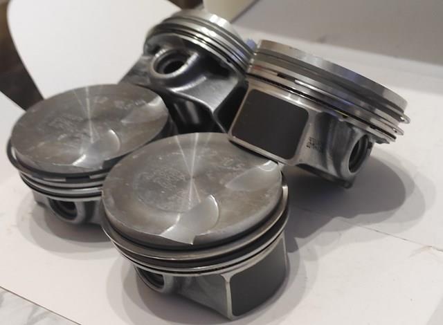  Поршень на 1 цилиндр Skoda Octavia 