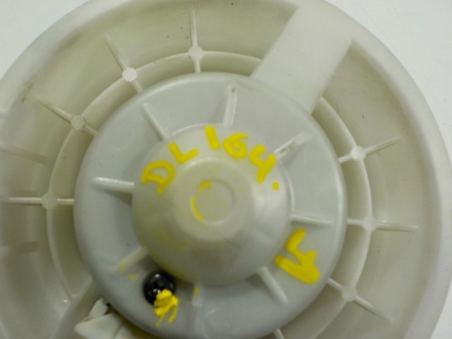 Motor de ventilador de forno (de aquecedor de salão) 272264BG0B Nissan/Infiniti