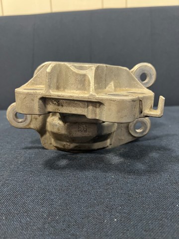 Задняя опора двигателя Land Rover LR114070 цена, от 92.57 USD