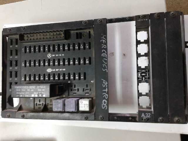 Монтажный блок Mercedes 0015430615