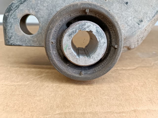 LR072058 Land Rover Подрамник передней подвески